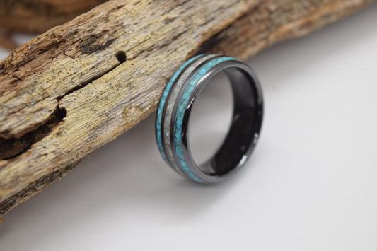 Size 10 Black Ceramic Ring With A Mother Of Pearl & Turquoise Inlay